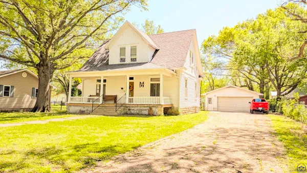$239,500 | 709 East California Street, Osage City, KS 66523