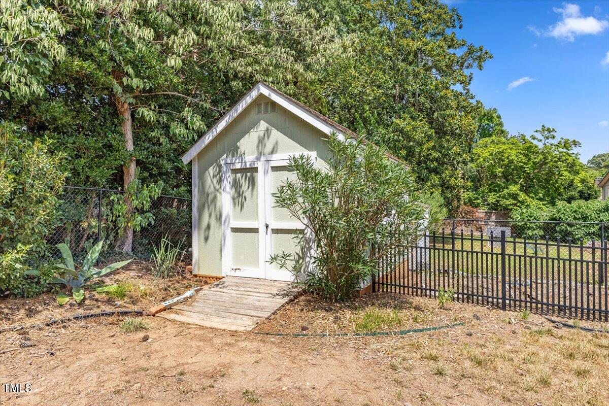 1005 Pebblebrook Drive Raleigh, NC 27609 - Photo 30 of 37 55-IMG_2183