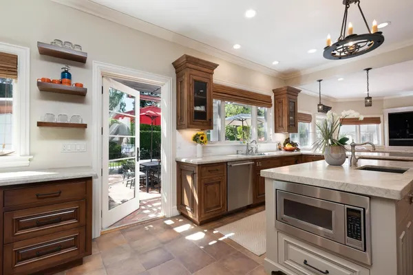 $7,395,000 | 335 El Portal Avenue, Hillsborough, CA 94010