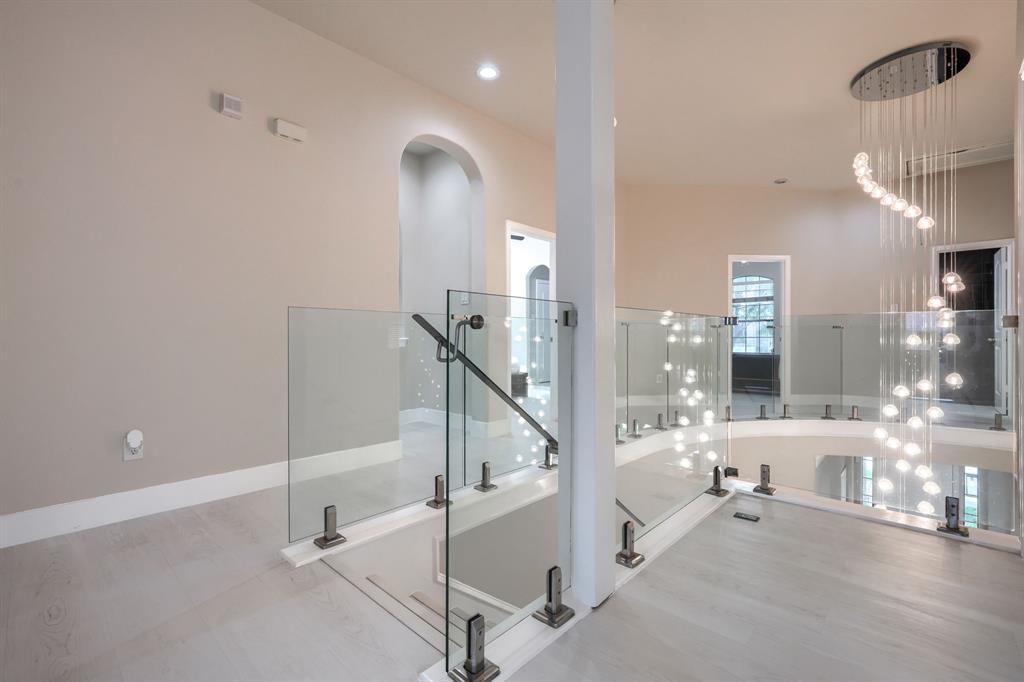 2246 Longview Road Irving, TX 75063 - Photo 28 of 40
