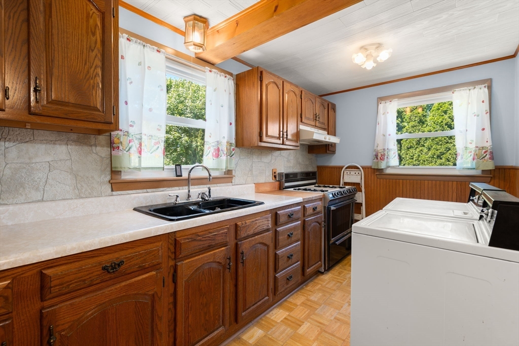 143 Spencer Street Fall River, MA 02721 - Photo 7 of 34