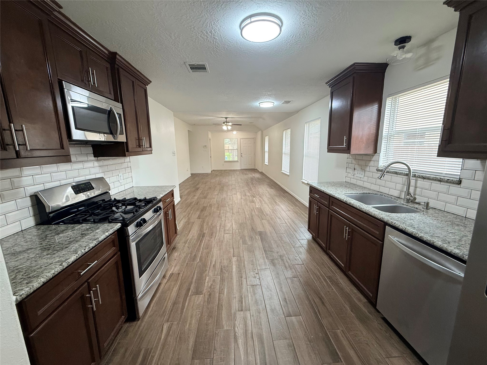 21927 Octavia Way Houston, TX 77073 - Photo 3 of 11