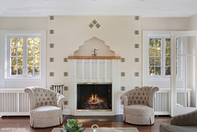 $1,645,000 | 1027 Locust Road, Wilmette, IL 60091