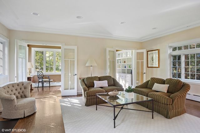 $1,645,000 | 1027 Locust Road, Wilmette, IL 60091