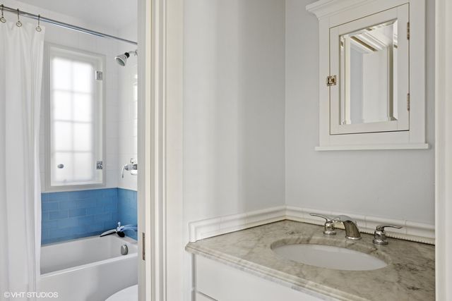 $1,645,000 | 1027 Locust Road, Wilmette, IL 60091