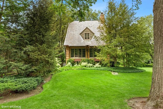 $1,645,000 | 1027 Locust Road, Wilmette, IL 60091