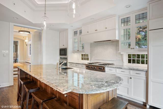 $1,645,000 | 1027 Locust Road, Wilmette, IL 60091