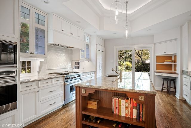 $1,645,000 | 1027 Locust Road, Wilmette, IL 60091