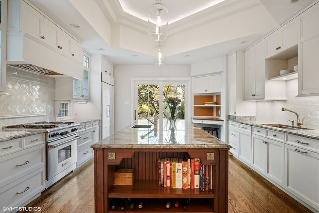 $1,645,000 | 1027 Locust Road, Wilmette, IL 60091