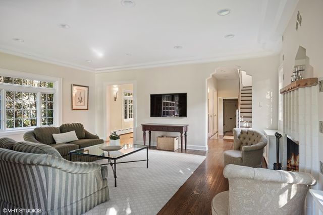 $1,645,000 | 1027 Locust Road, Wilmette, IL 60091
