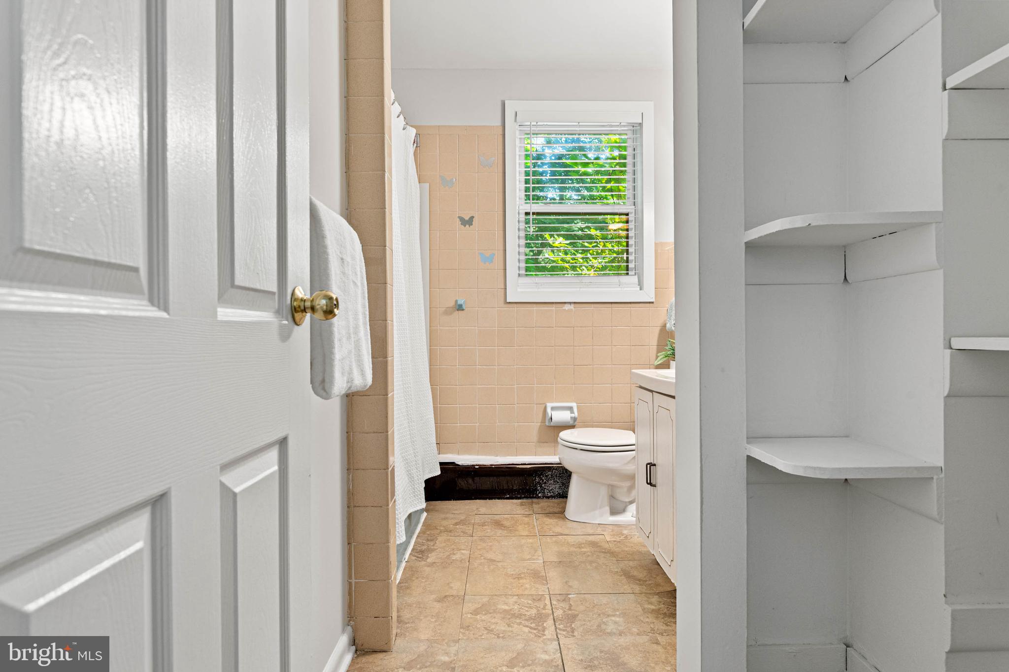 250 South Pennell Road Media, PA 19063 - Photo 25 of 39 Full Bathroom