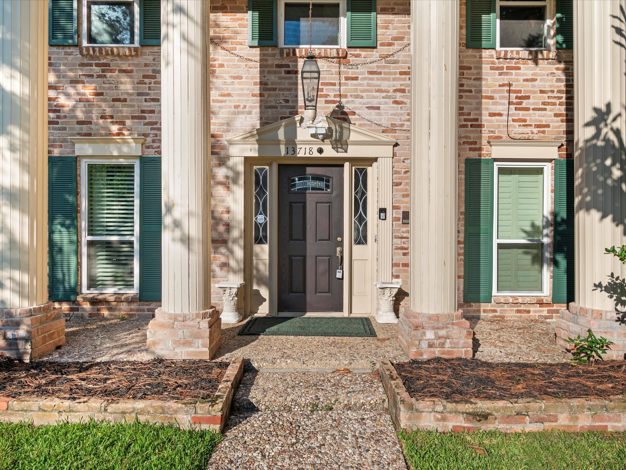 13718 Balmore Circle Houston, TX 77069 - Photo 4 of 35 a front view of a house