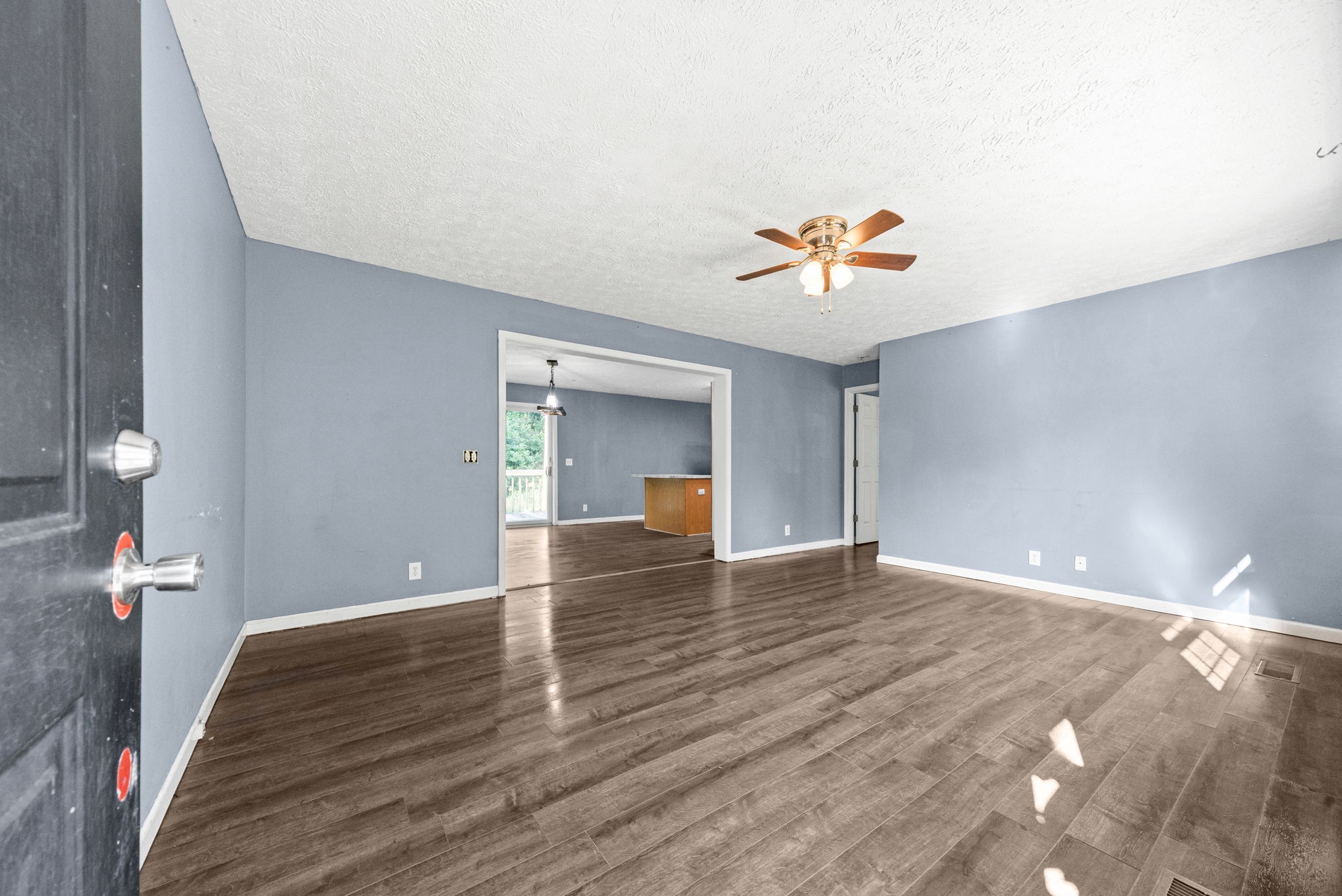 6190 Latham Road Hopkinsville, KY 42240 - Photo 4 of 34