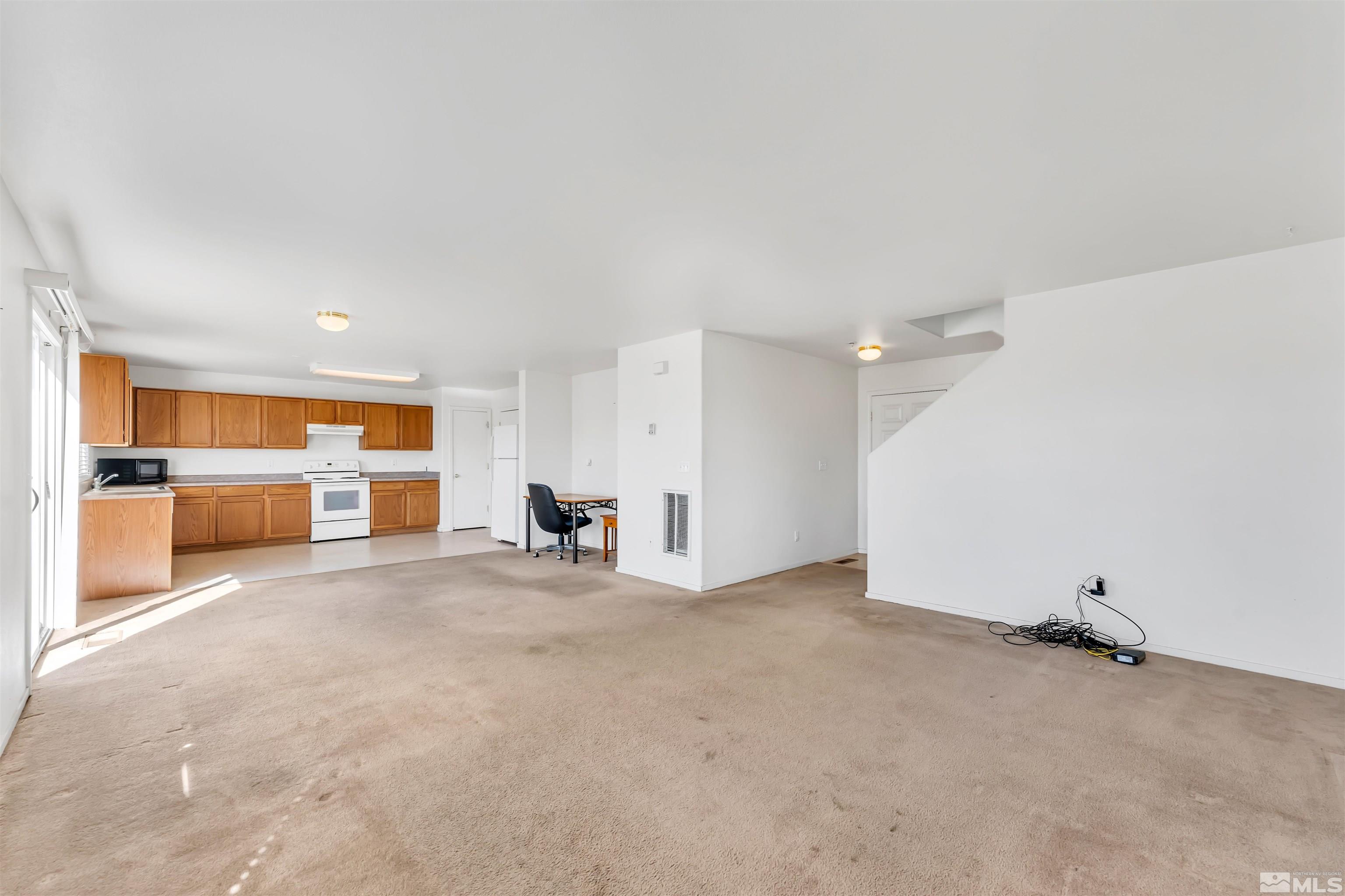 7475 Riverstone Court Reno, NV 89506 - Photo 5 of 39 Photo 5