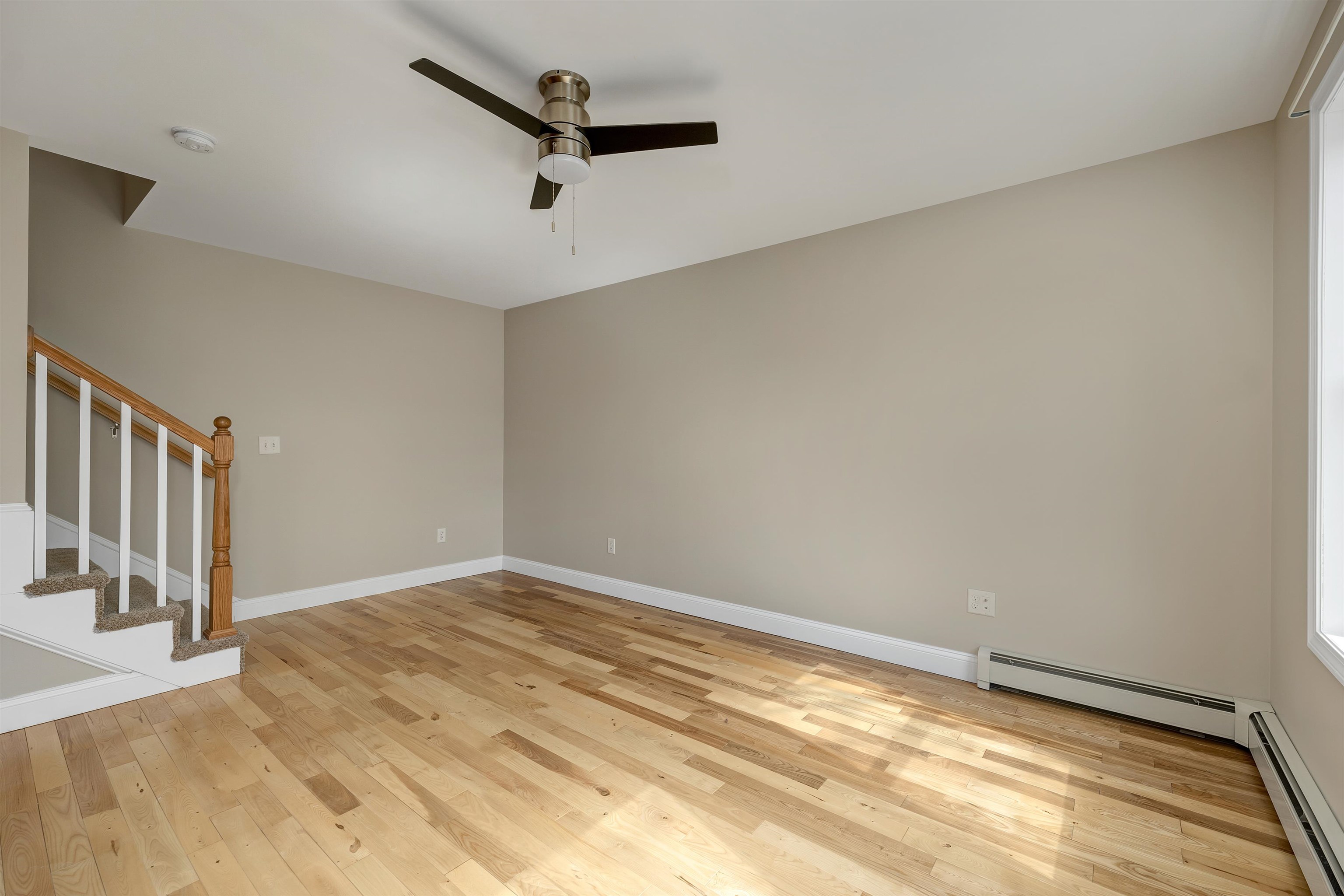 370 Stage Road, Unit 4 Nottingham, NH 03290 - Photo 11 of 40