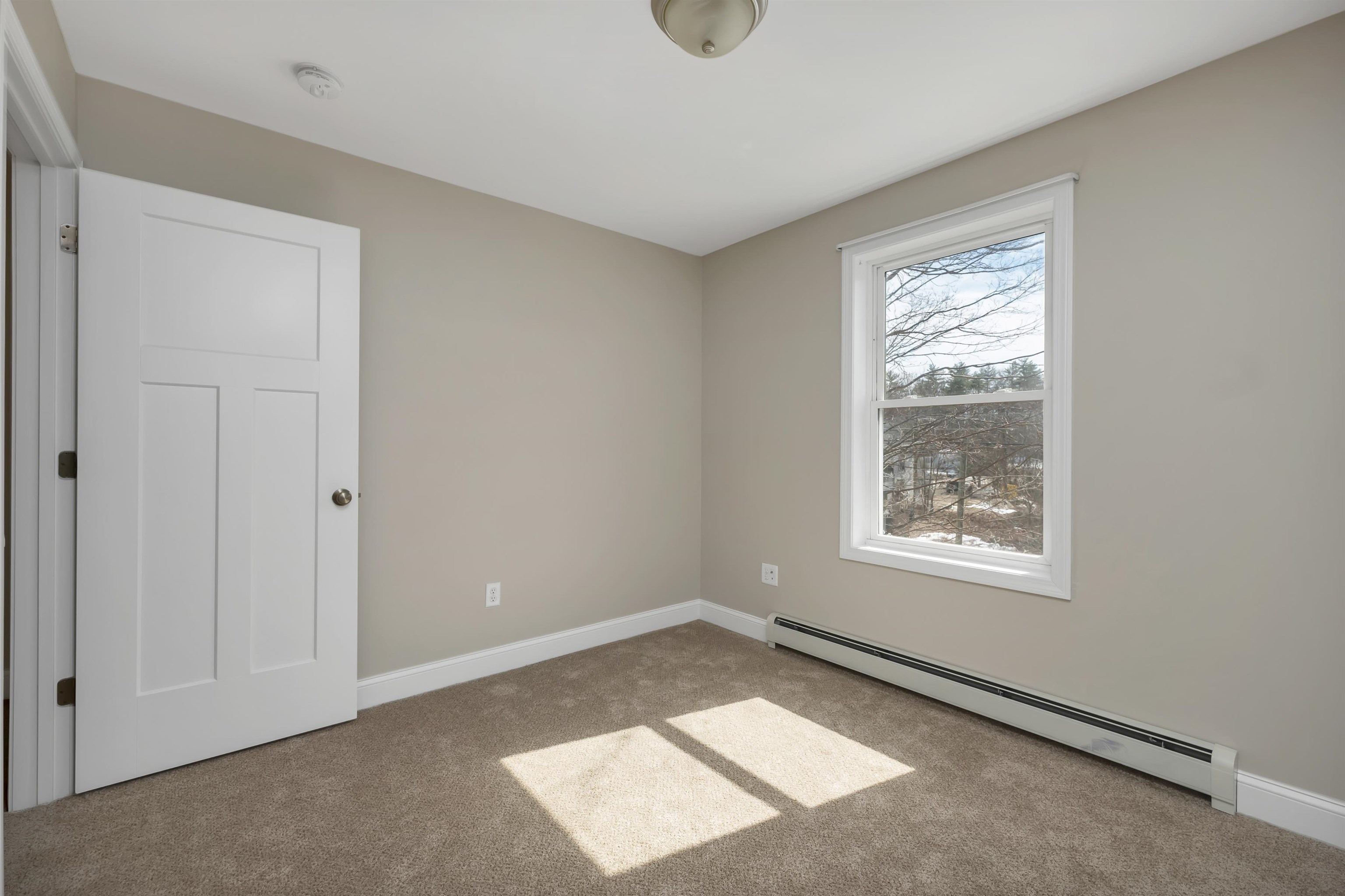 370 Stage Road, Unit 4 Nottingham, NH 03290 - Photo 16 of 40