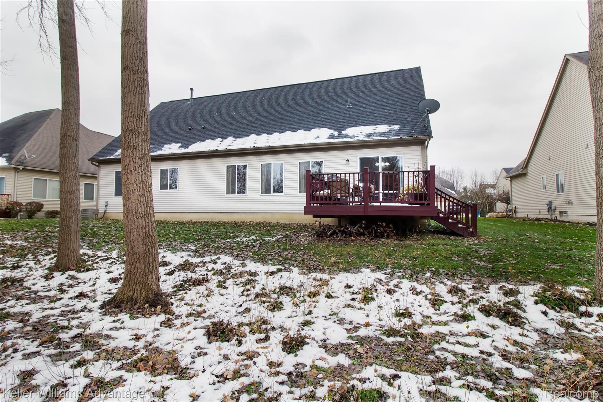 2052 Lagoon Drive Rochester, MI 48309 - Photo 29 of 32 LagoonDr_2052_Back_02.jpg