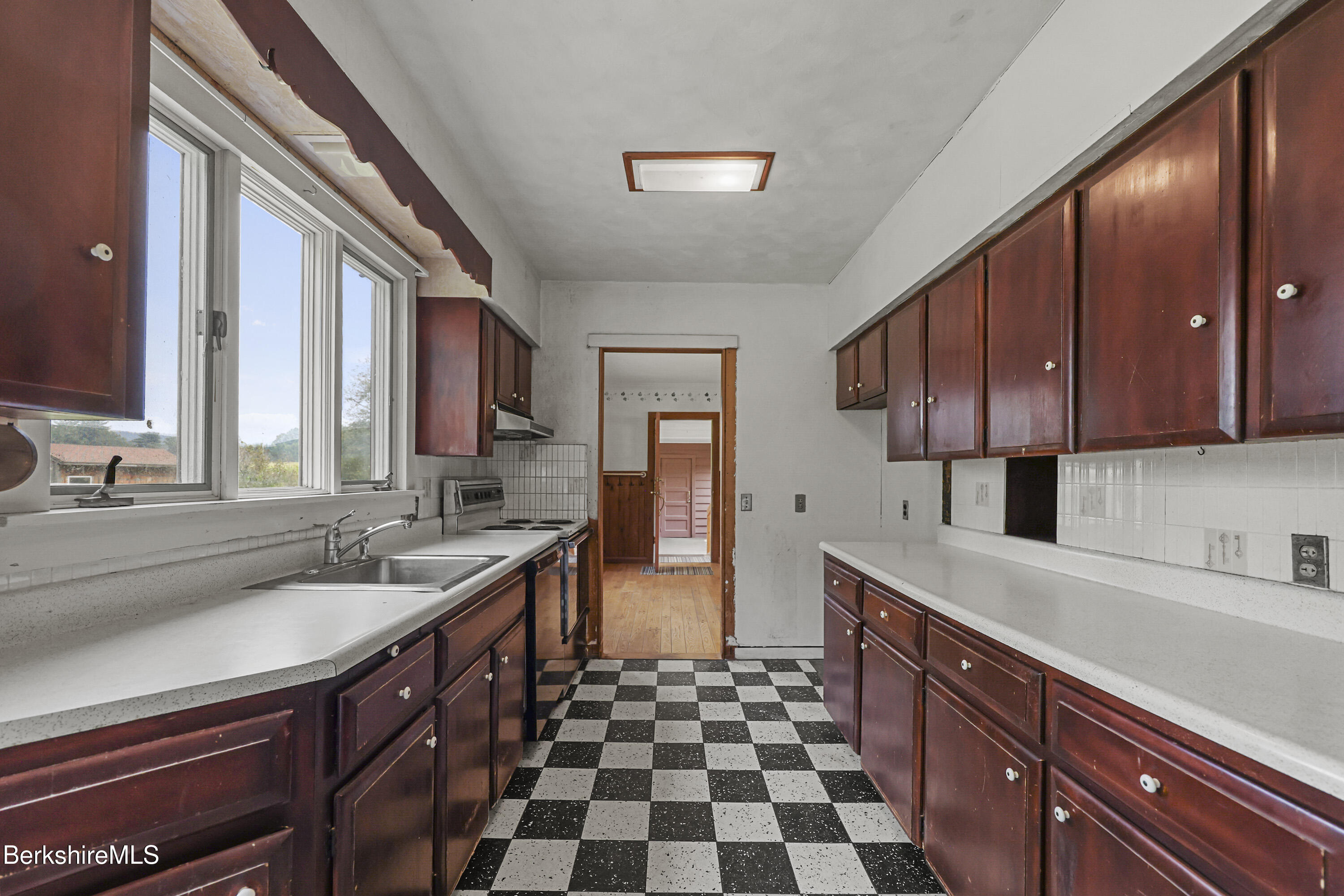 36 Egremont Plain Road Great Barrington, MA 01230 - Photo 19 of 36 70 Kitchen