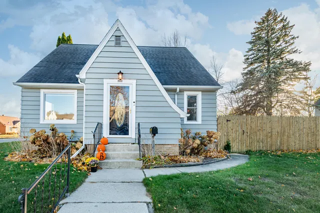 $250,000 | 803 Custer Avenue, Sheboygan, WI 53081