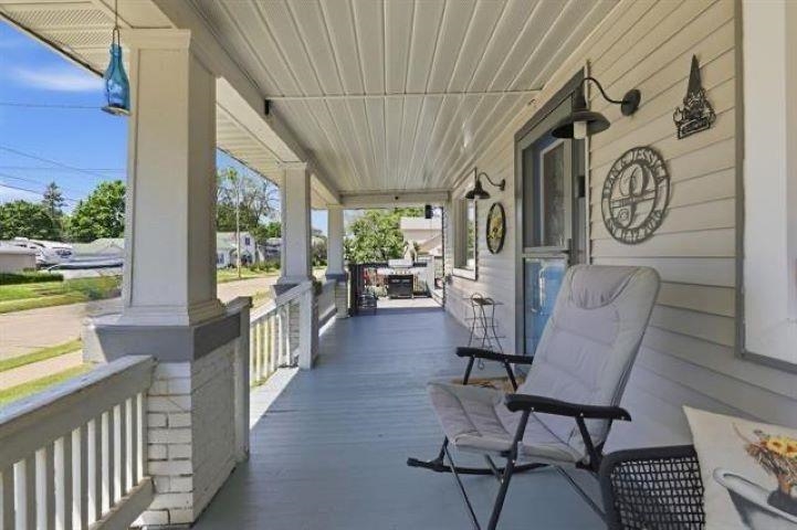427 5th Street Waupaca, WI 54981 - Photo 4 of 45