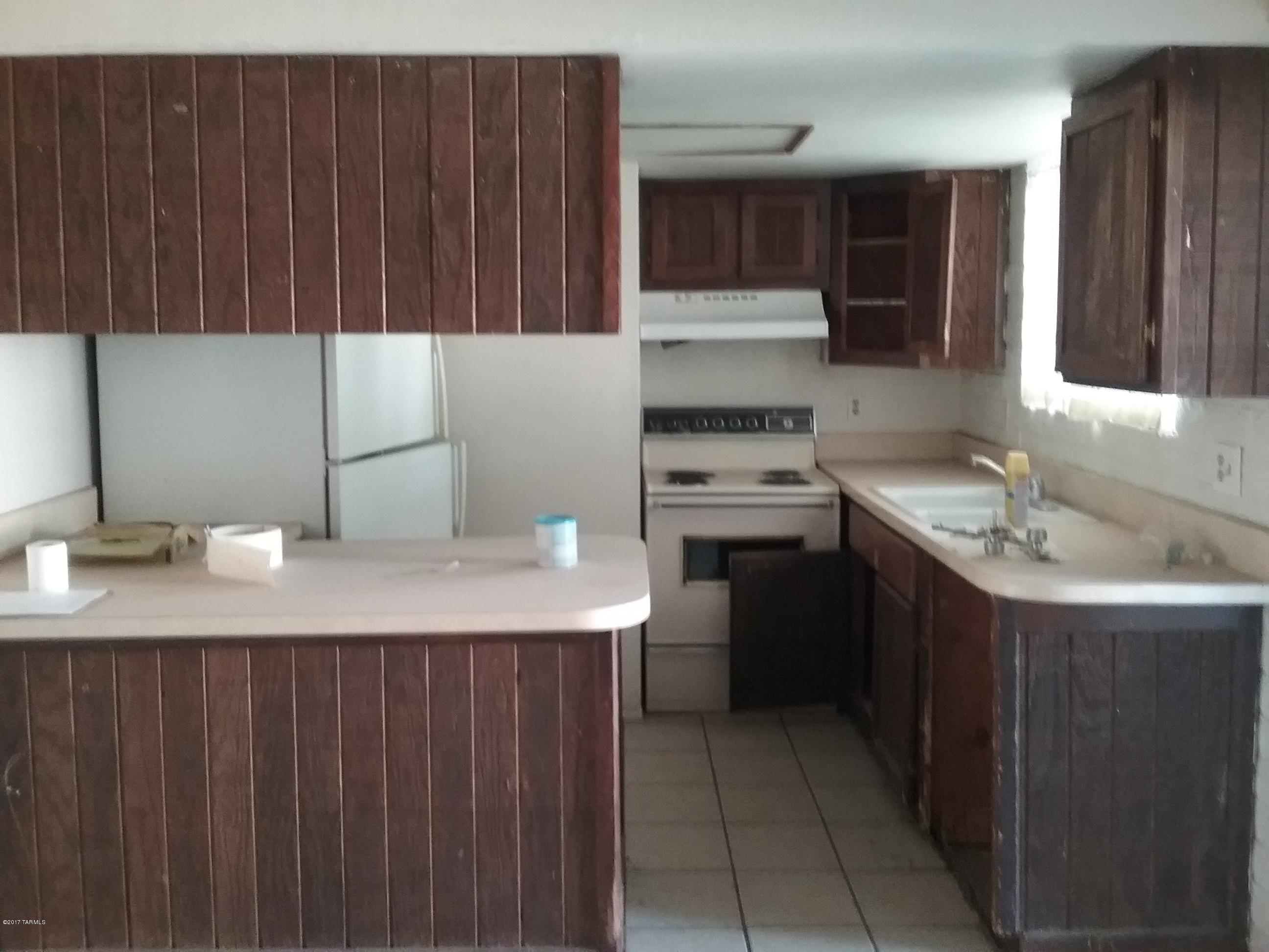 1838 West Caravelle Road Tucson, AZ 85713 - Photo 3 of 9