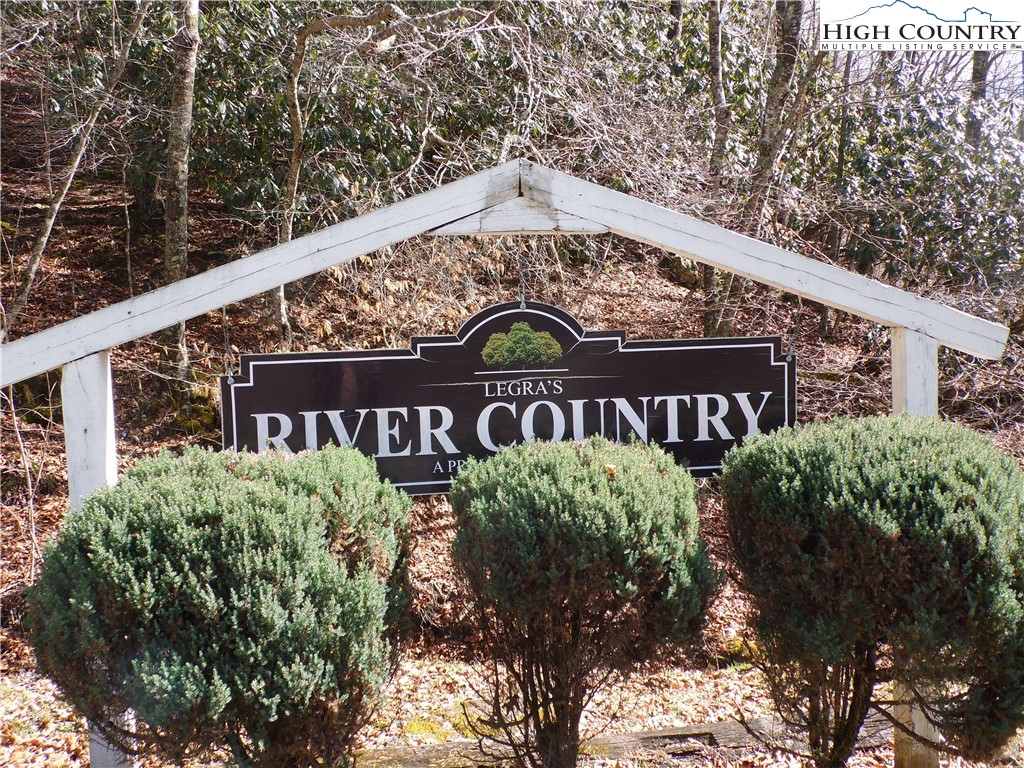 31-32 Happy Ridge Road, Unit 3132 Grassy Creek, NC 28631 - Photo 2 of 14