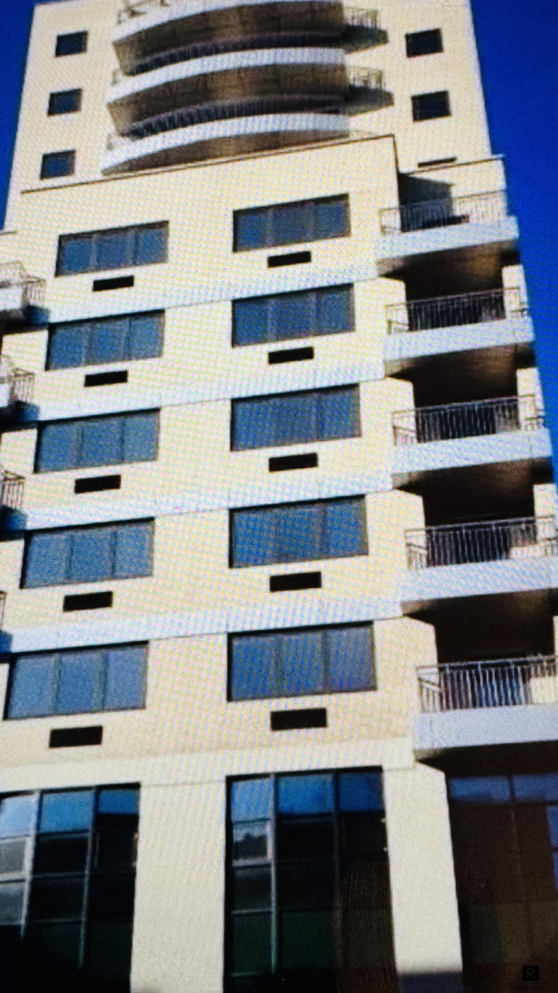 136 East Broadway Unit 6C  