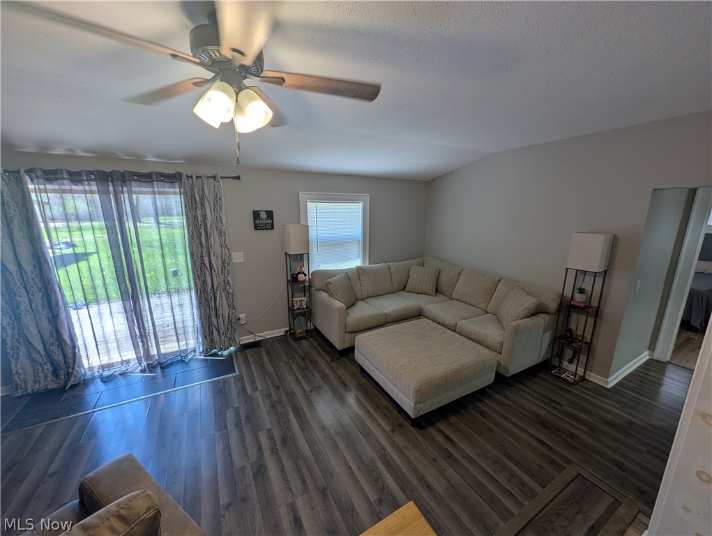 3032 Bell Wick Road Hubbard, OH 44425 - Photo 9 of 24