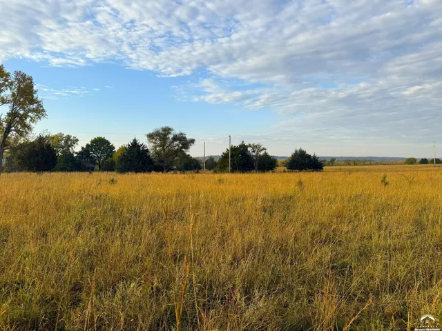 $230,000 | 110 North 1150 Road, Berryton, KS 66409