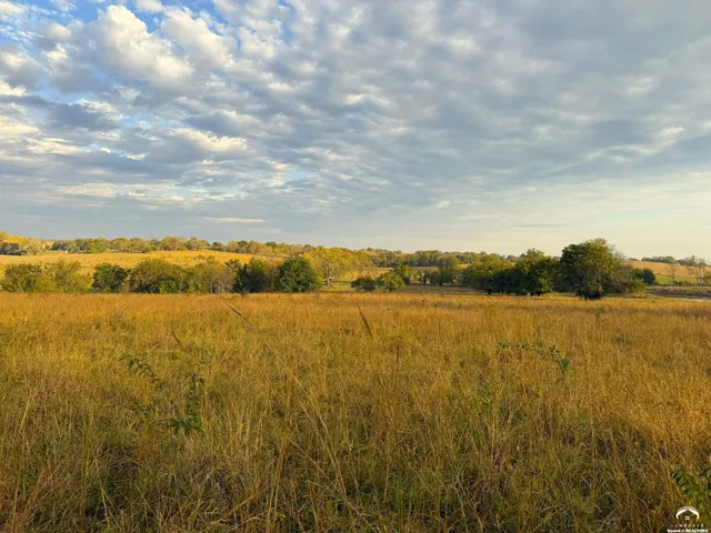 $230,000 | 110 North 1150 Road, Berryton, KS 66409