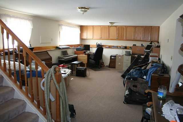 33 Rabbits Run Road Orrington, ME 04474 - Photo 18 of 23 Den/Family/Great Room.