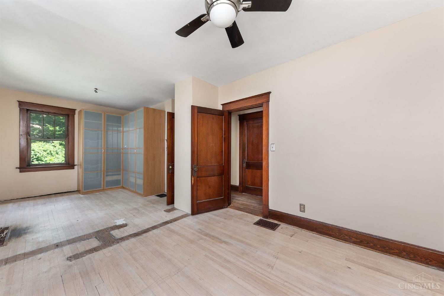 4718 Gray Road Cincinnati, OH 45232 - Photo 10 of 26 Gallery Image 10