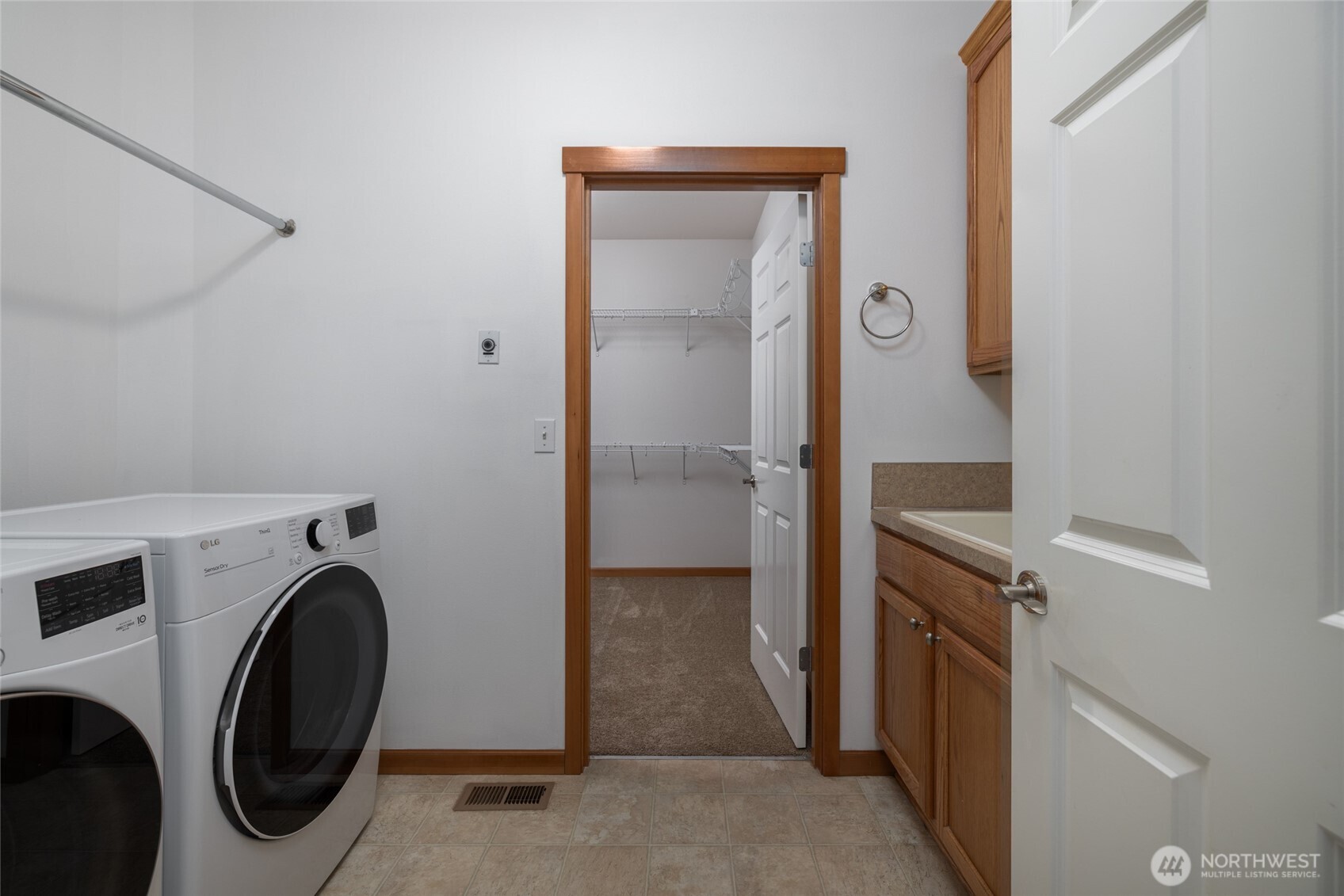 997 Chestnut Loop Mount Vernon, WA 98274 - Photo 5 of 25 Gallery Image 5