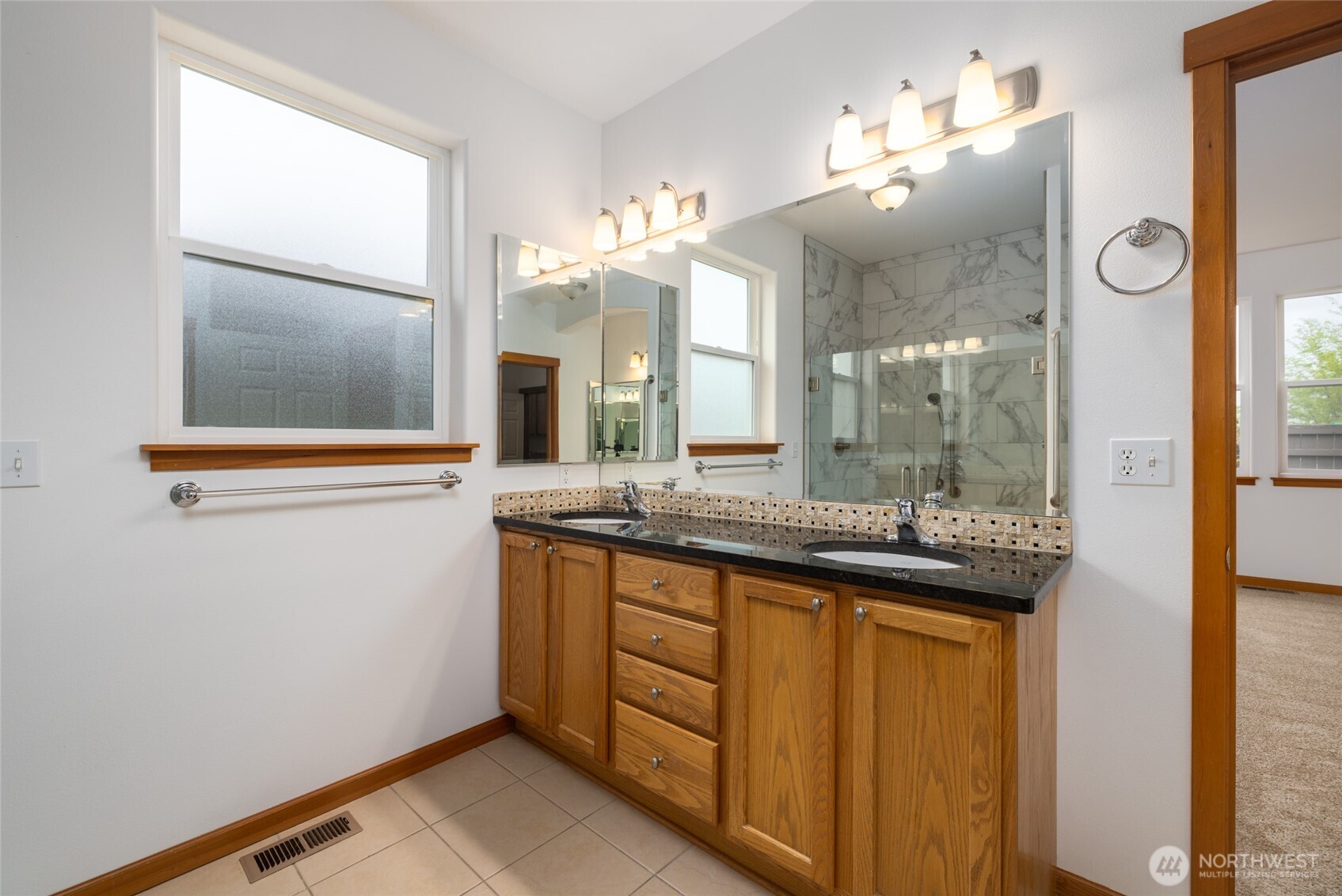 997 Chestnut Loop Mount Vernon, WA 98274 - Photo 10 of 25 Gallery Image 10