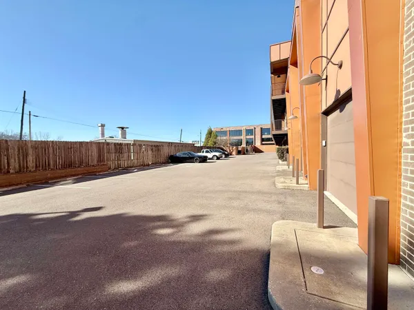 $2,050 | 449 Monroe Avenue, Unit 102, Memphis, TN 38103