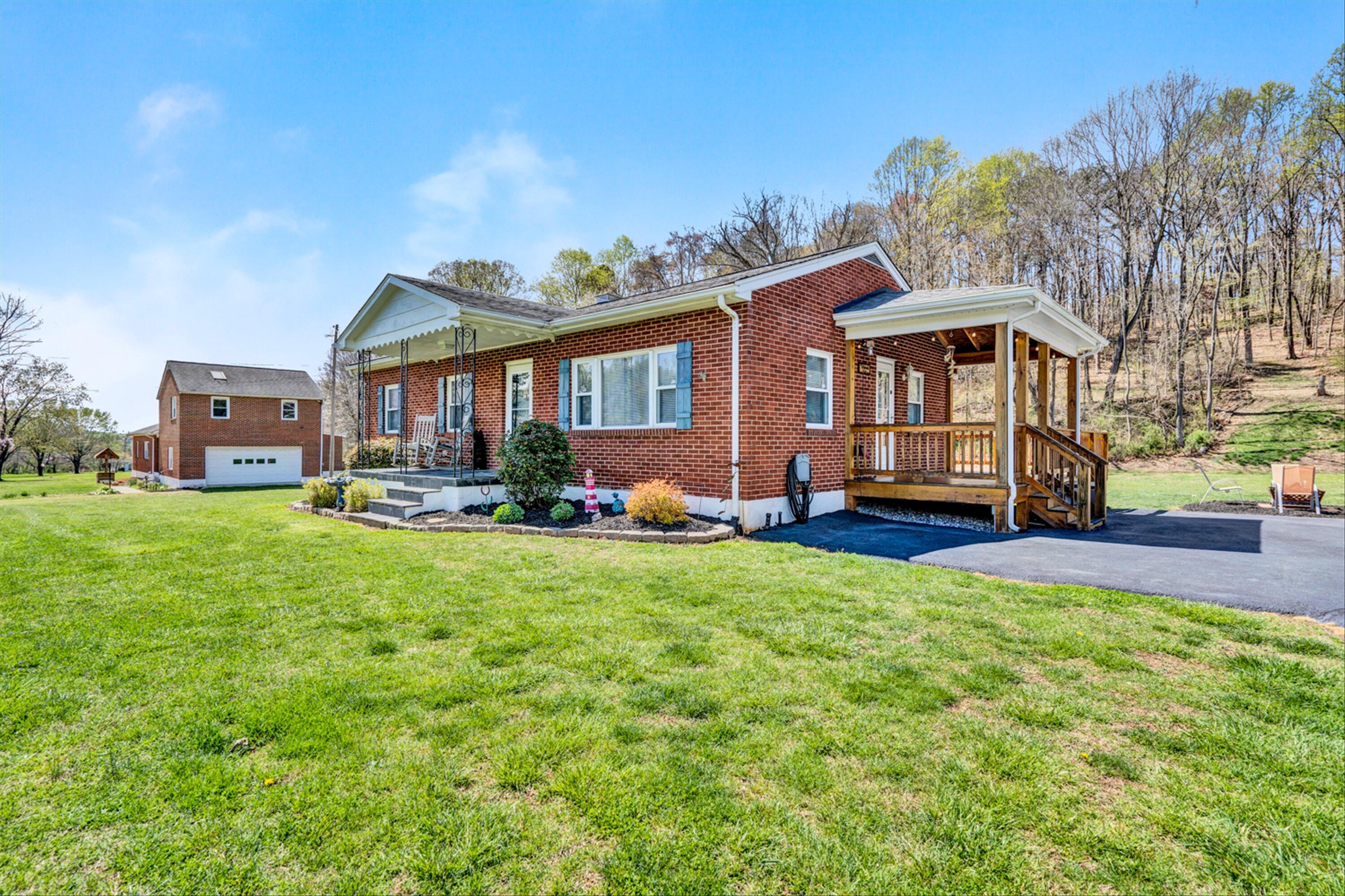 487 Coaling Road Troutville, VA 24175 - Photo 2 of 15 02-DSC2819