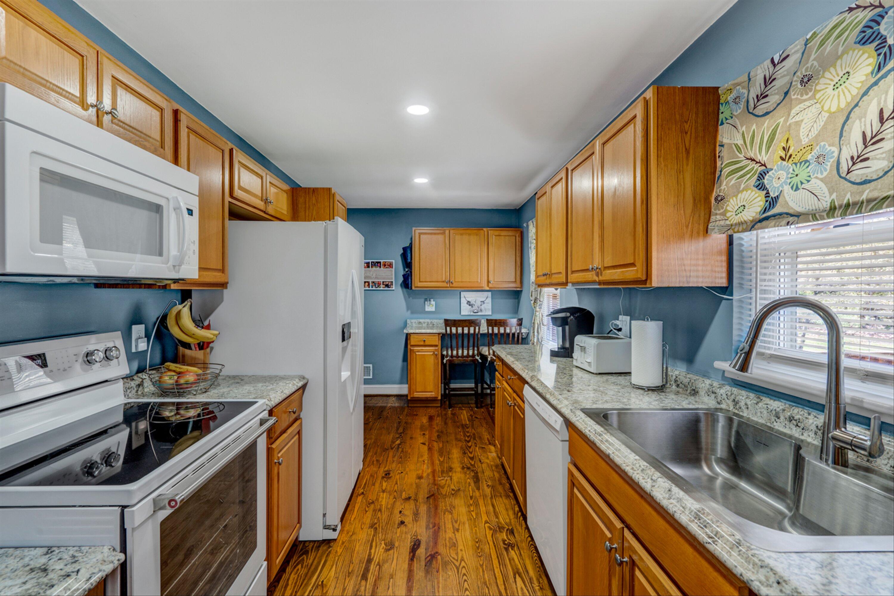 487 Coaling Road Troutville, VA 24175 - Photo 6 of 15 06-DSC2810