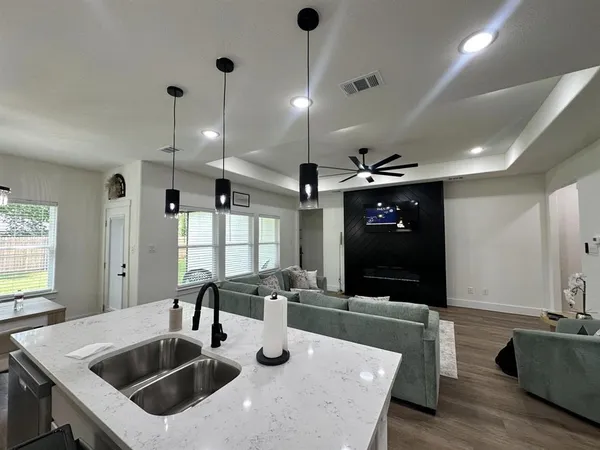 $2,700 | 2816 Pennsylvania Avenue, Dallas, TX 75215