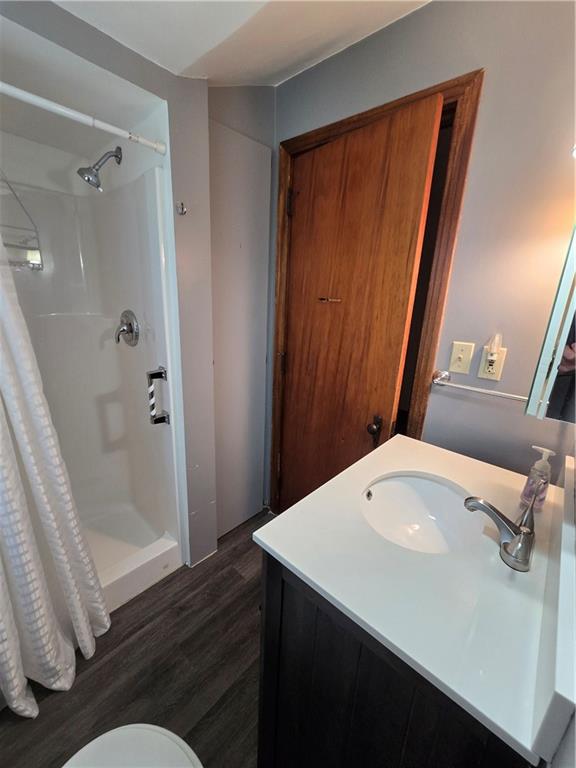 368 Pittsburgh Road Butler, PA 16002 - Photo 20 of 26 a bathroom with a sink and a mirror