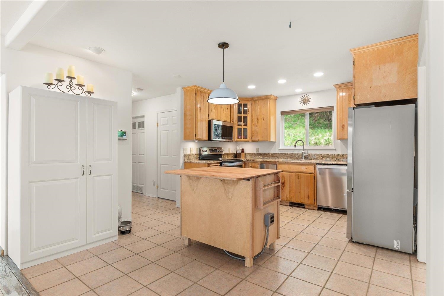42502 North Sylvan Road Elk, WA 99009 - Photo 15 of 50