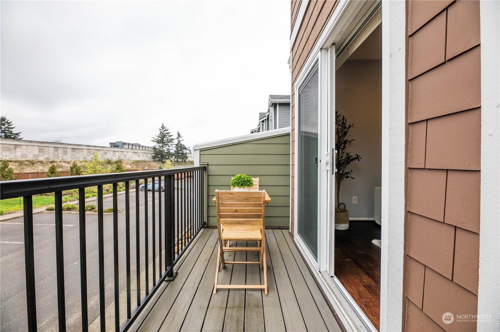 3345 30th Drive Everett, WA 98201 - Photo 25 of 37 a balcony with a view of living room