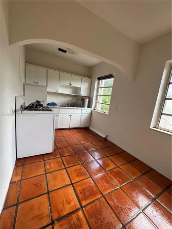 $2,250 | 1431 Southwest 37th Avenue, Unit 4, Miami, FL 33145