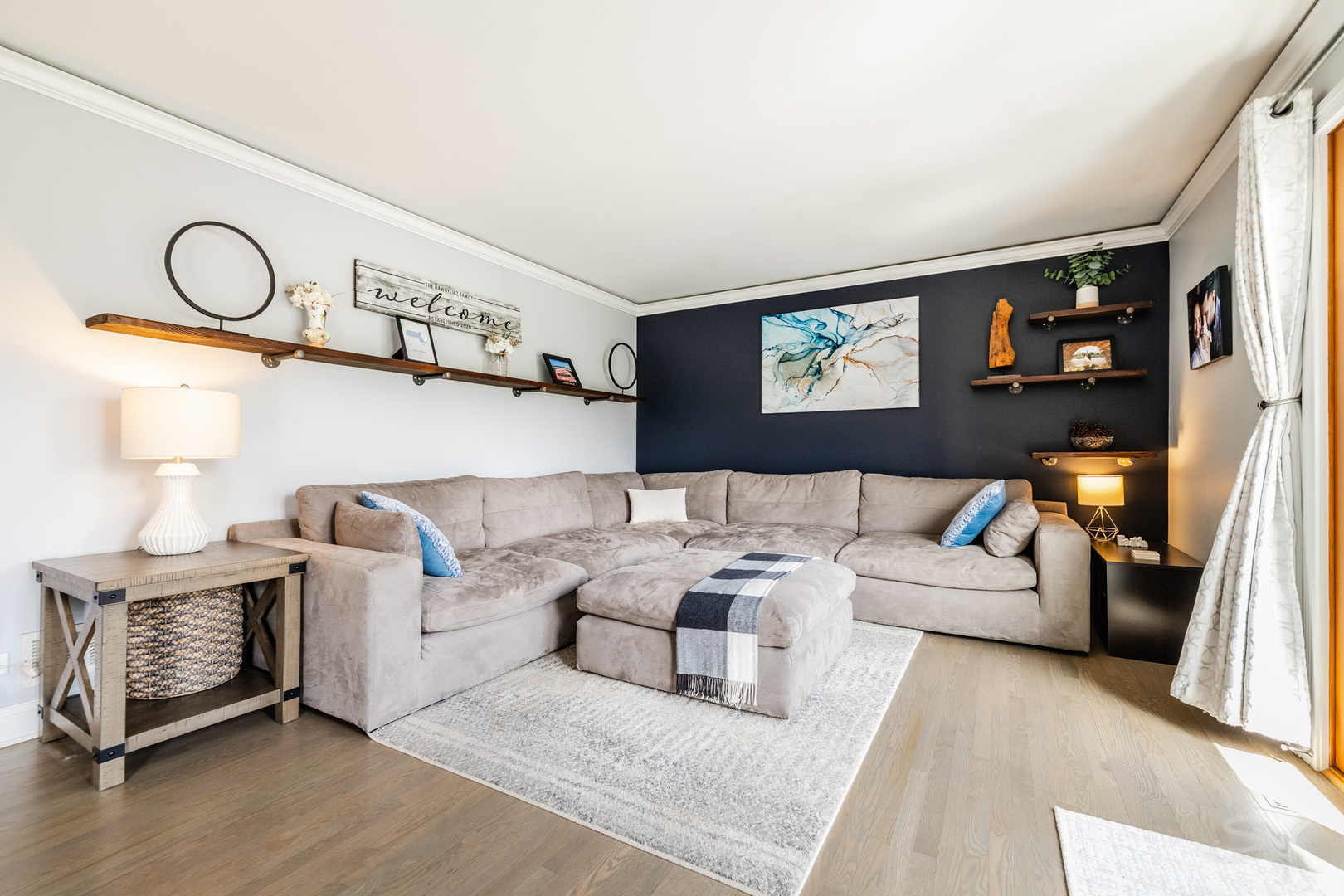 8001 William Drive Willowbrook, IL 60527 - Photo 13 of 73 a living room with furniture kitchen view and a window