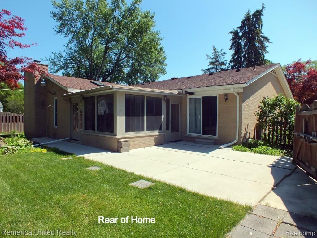 18551 Inkster Road Livonia, MI 48152 - Photo 24 of 30 Rear of home.jpg