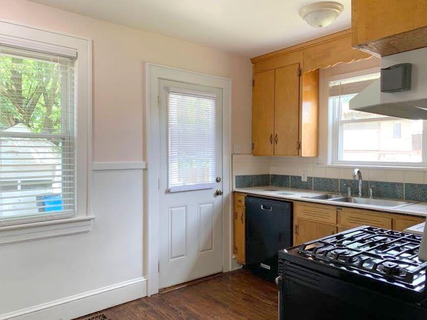 2625 Tillett Road Southwest Roanoke, VA 24015 - Photo 15 of 41 IMG_3445