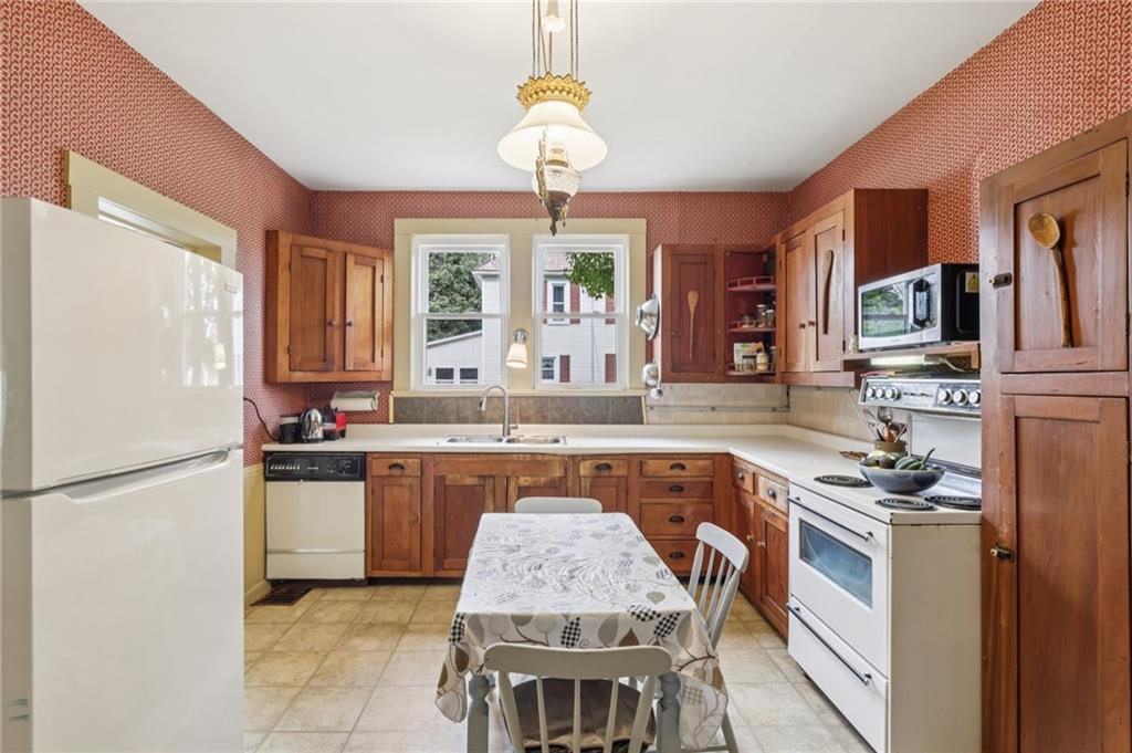 4167 Edinburg Road New Castle, PA 16102 - Photo 7 of 45 Gallery Image 7
