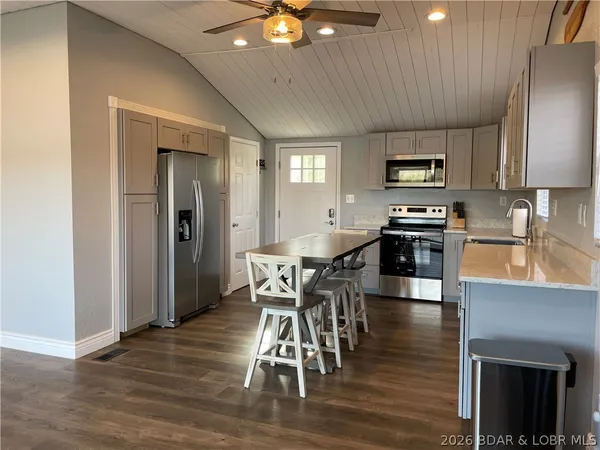 $450,000 | 1522 Duncan Drive, Edwards, MO 65326