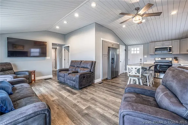 $450,000 | 1522 Duncan Drive, Edwards, MO 65326