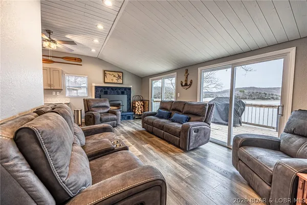 $450,000 | 1522 Duncan Drive, Edwards, MO 65326