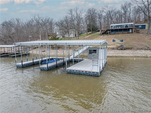 $450,000 | 1522 Duncan Drive, Edwards, MO 65326